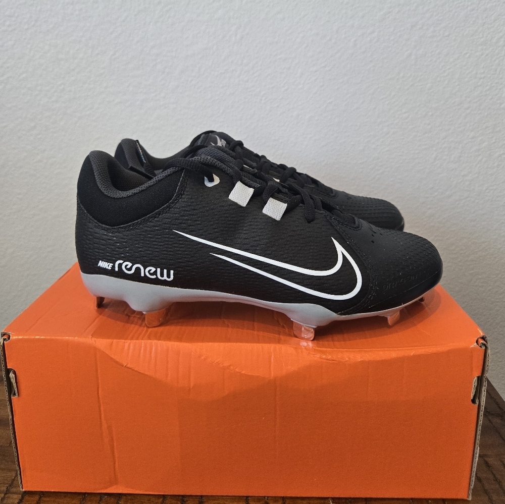 Nike Renew Hyperdiamond 4 PRO Black Softball Shoes Size 7 Women, New In Box